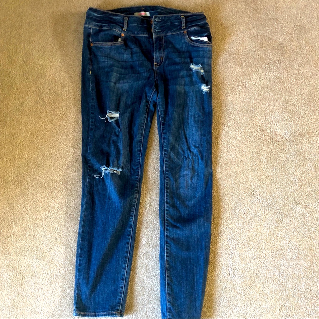Dark Wash Distressed High Waisted Jeans